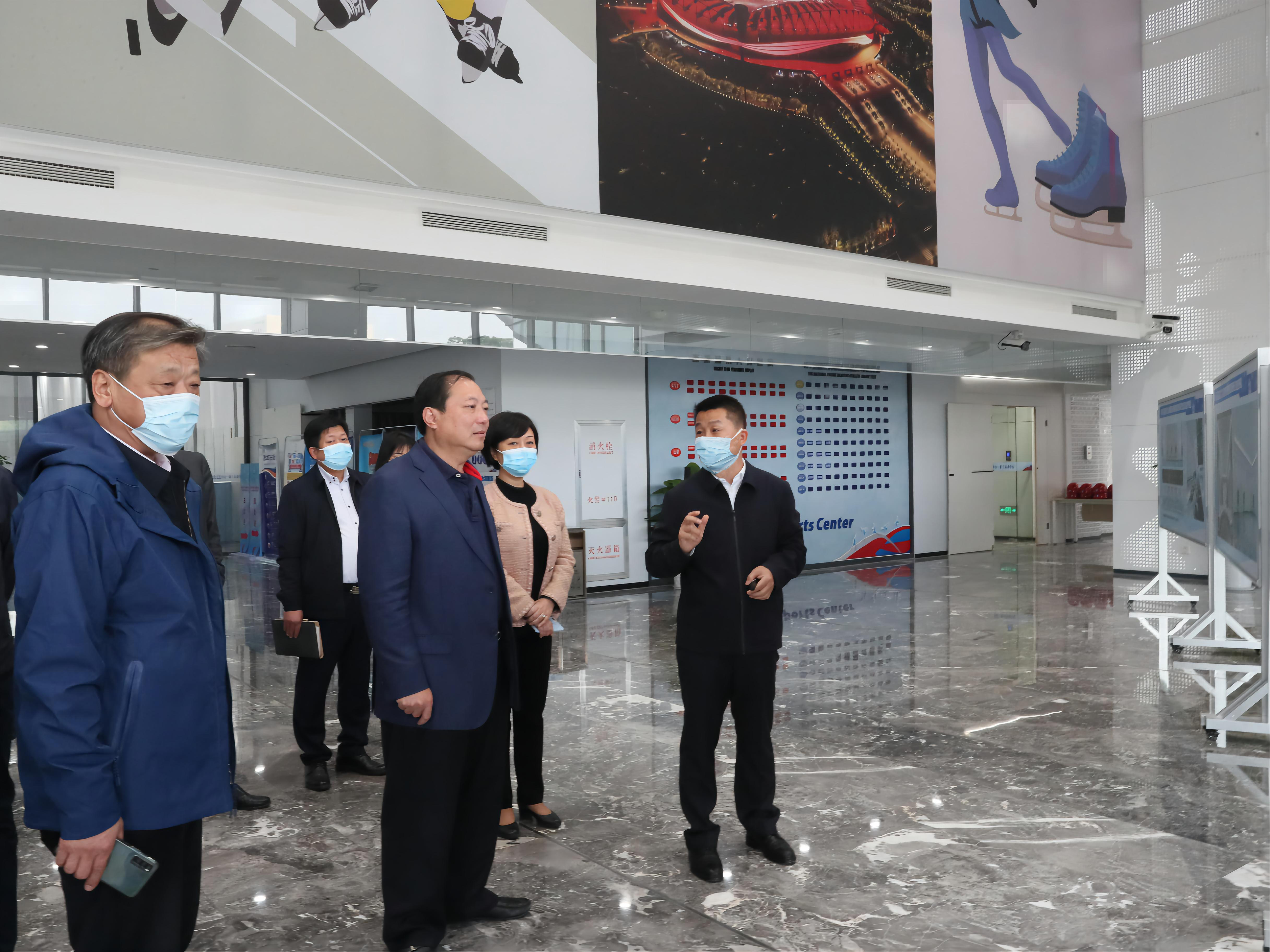 胡功民來公司調研第八屆全國大眾冰雪季武漢主會場啟動儀式、賽事場館籌備等工作