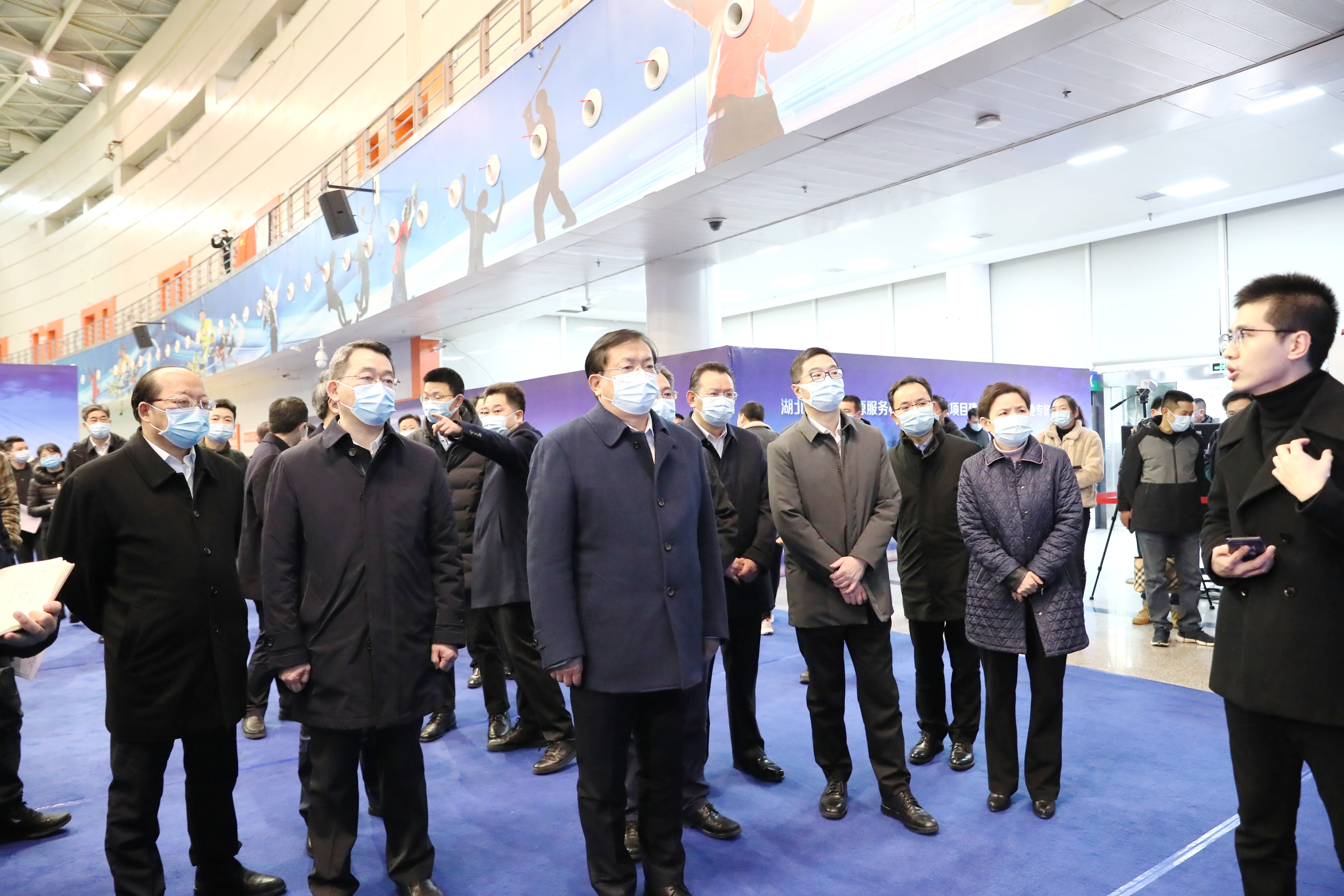 我省保用工促就業系列活動在體育中心舉辦 王忠林到現場考察