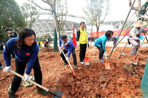 公司黨委召開中心組（擴大）會議 傳達學習區(qū)紀委八屆三次全會精神(圖2)