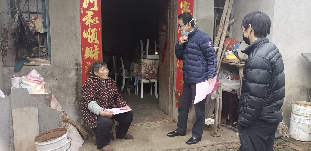 公司領(lǐng)導(dǎo)帶隊進(jìn)村入戶開展疫情防控宣傳(圖1)