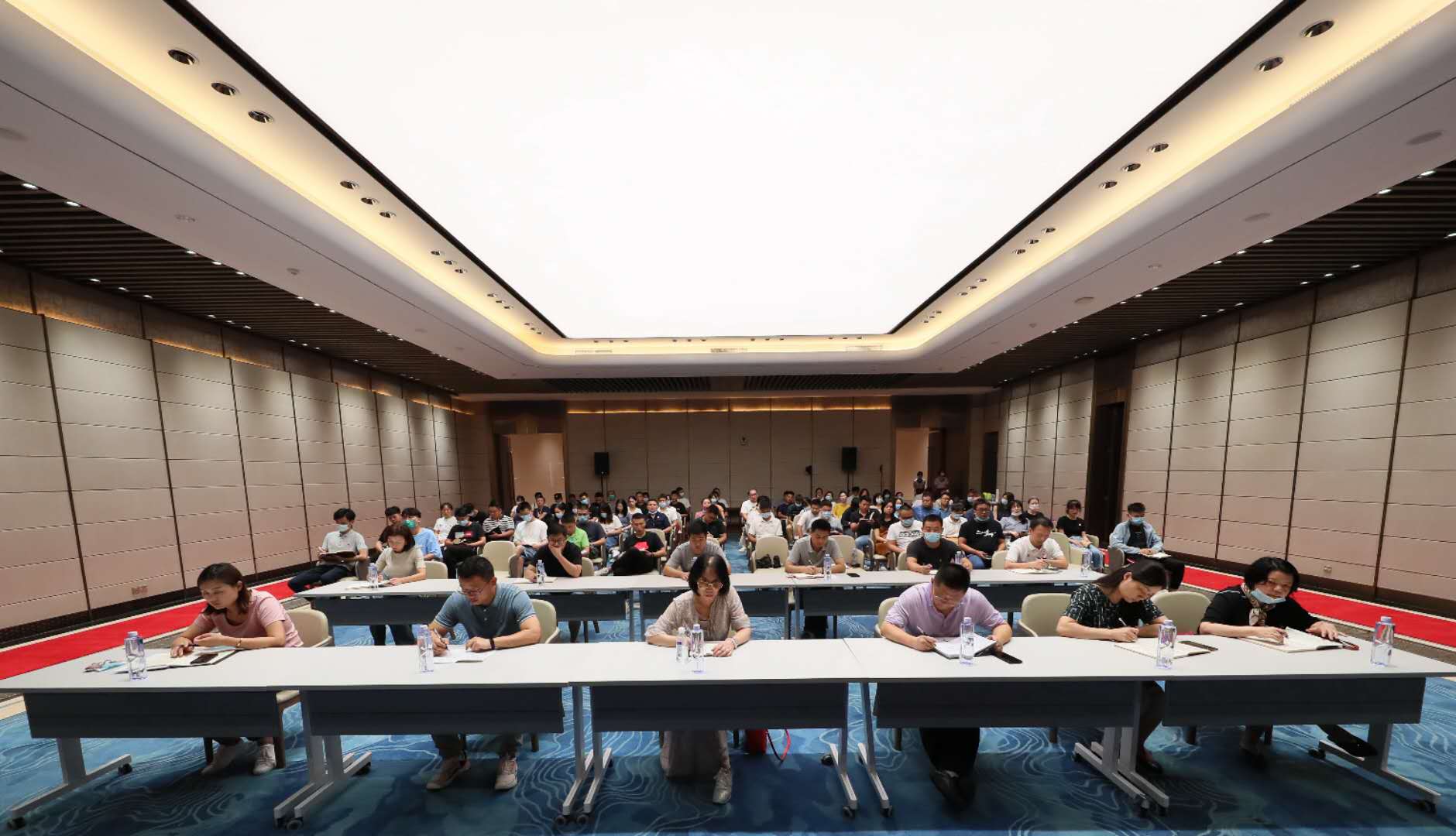 公司召開全國文明城市創建工作部署會(圖4)