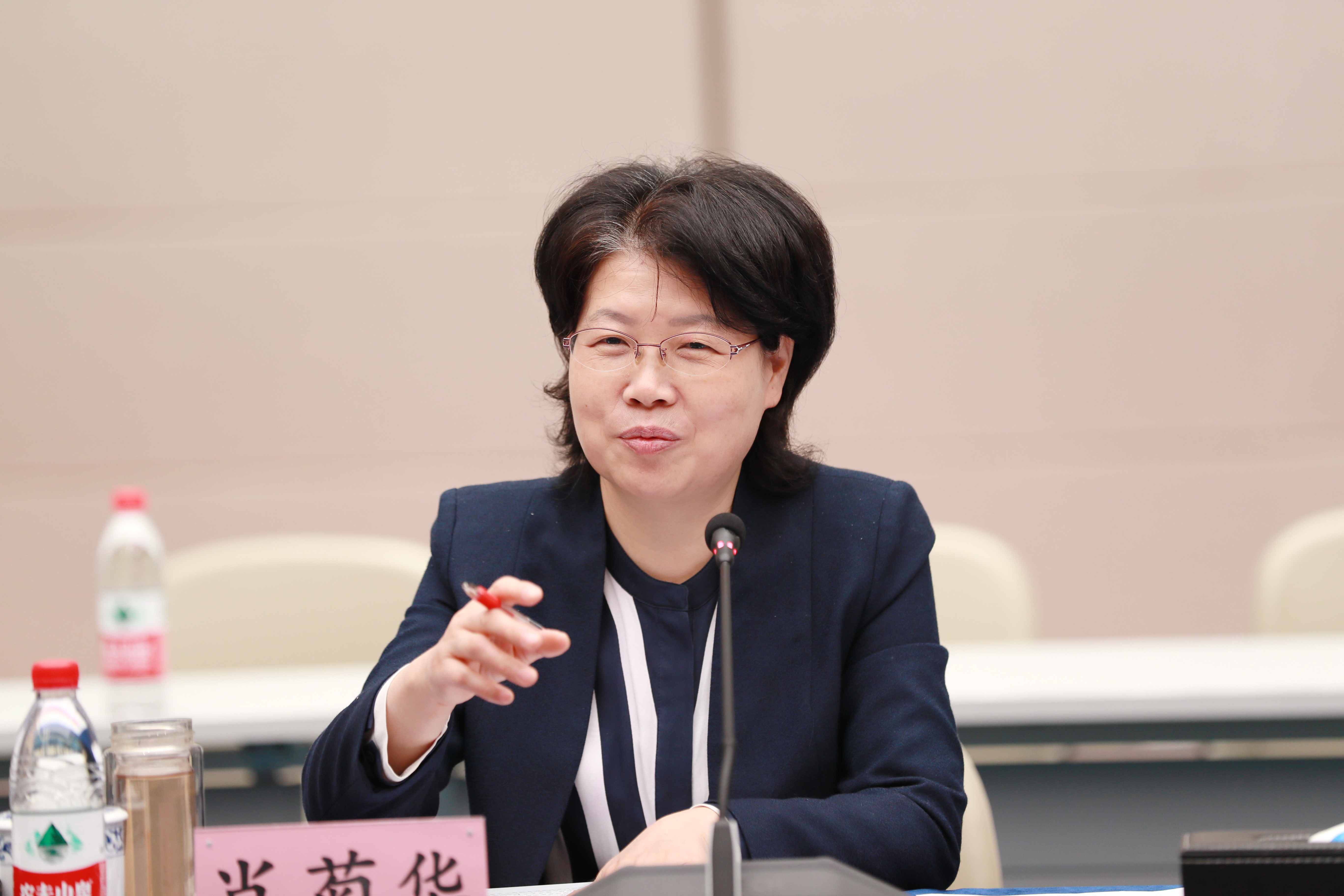 副省長肖菊華來公司調研：武漢體育中心在做好軍運會“后半篇文章”中具有標桿意義(圖8)