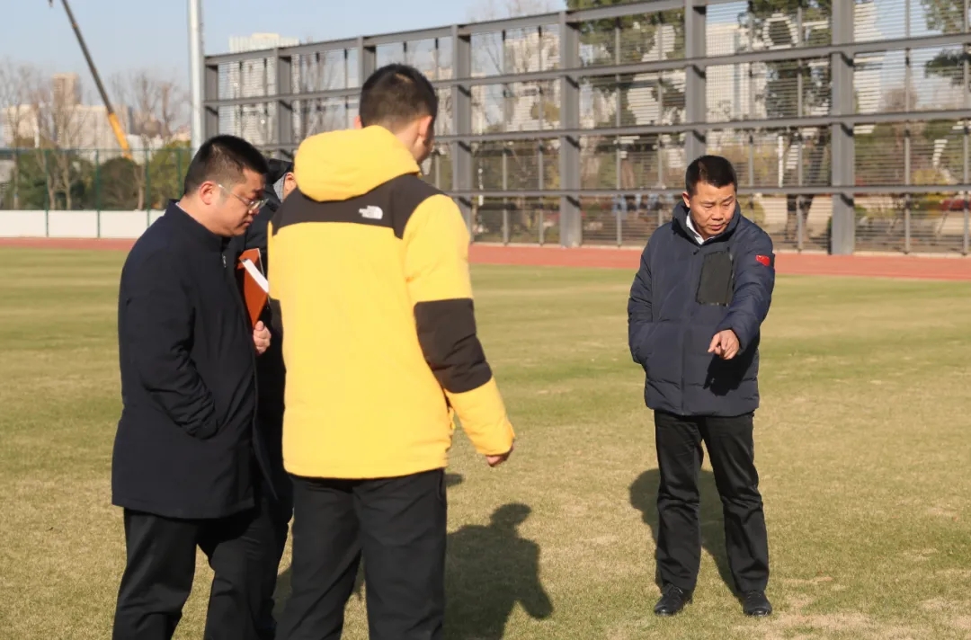 公司領導檢查軍運會賽后利用項目建設(圖3) 公司領導檢查軍運會賽后利用項目建設(圖3)
