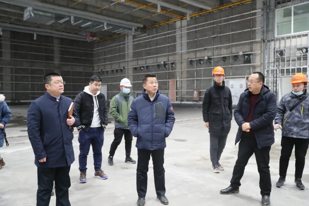 公司領導檢查軍運會賽后利用項目建設(圖2) 公司領導檢查軍運會賽后利用項目建設(圖2)