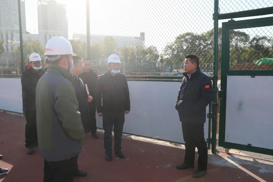 公司領導檢查軍運會賽后利用項目建設(圖7) 公司領導檢查軍運會賽后利用項目建設(圖7)